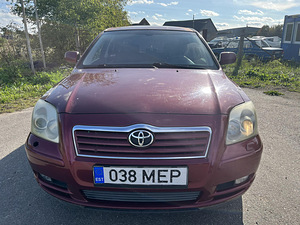 Toyota avensis (3 foto / 6)
