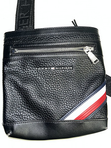 Tommy Hilfiger (2 фото из 2)