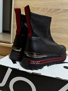 LUI JO (1 foto / 4)