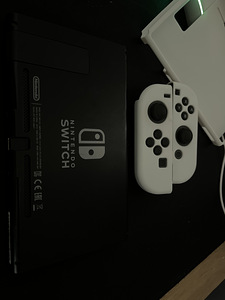 Nintendo switch V2 + hoiukarp ja ümbris (4 foto / 4)