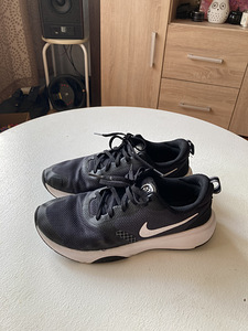 Naiste Nike tossud (2 foto / 2)