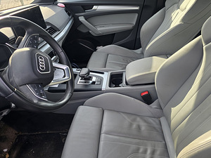 Tiek pārdots Audi Q5 Sportback Quatro ADV 2,0TDI ST 204ZS (4 foto no 5)