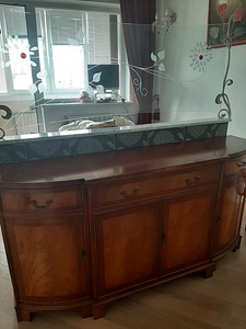 Komod (2 foto / 3)