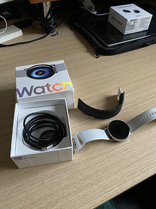 Galaxy Watch Active НОВЫЙ (1 фото из 3)