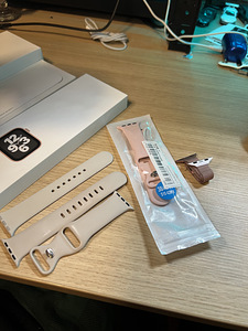 Apple Watch SE 40mm (Rose Gold Aluminum) (3 foto / 5)
