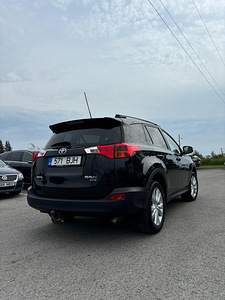 Toyota RAV4 (5 фото из 14)