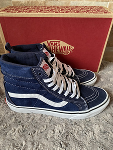 Новые кроссовки Vans 42 (1 фото из 3)