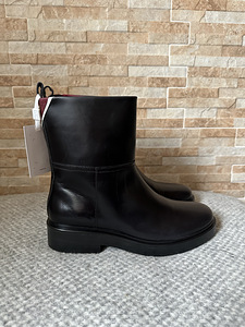 Uued täisnahast Tommy Hilfiger saapad. Suurus 41 (5 foto / 5)