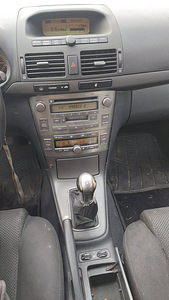 Toyota Avensis D-4D (12 foto / 12)