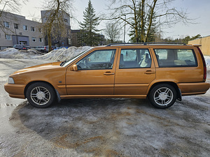 Volvo V70 2.5Tdi 103kw (5 foto / 7)
