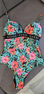 Guess ujumistrikoo s M( vastab 36-38) (1 foto / 2)