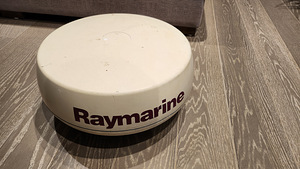 Raymarine E80 , Radar Dome , A70, Navionics (3 foto / 9)