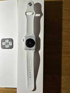 AppleWatch SE (3 foto / 4)