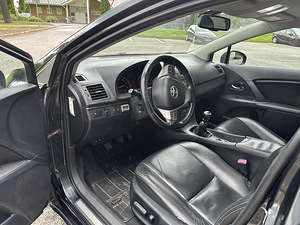 Toyota avensis (5 foto / 10)