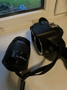 Canon Eos 1300D peegelkaamera (3 foto / 5)