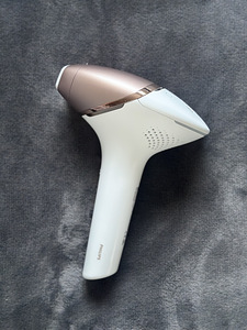Philips BRI973/00 Lumea Prestige 9900 IPL фотоэпилятор (5 фото из 5)