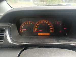 Honda FR-V (8 фото из 8)