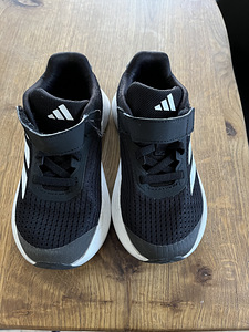 Poiste tossud Adidas 28 suurus (2 foto / 2)