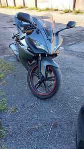 YAMAHA YZF-R125 2012 (1 foto / 9)