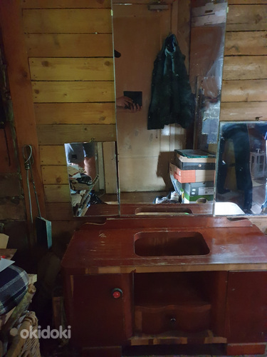 Старинный зеркальный шкаф (фото #1)