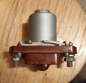 Kontaktor KM-600D-V (1 foto / 2)