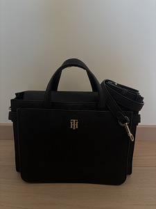 Продам оригинальную сумку Tommy Hilfiger (1 фото из 5)