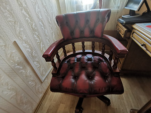 Красивое кресло (2 фото из 2)