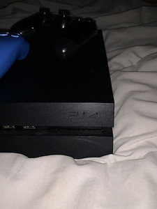 PS4 playstation 4 500gb (3 foto / 3)
