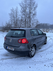 Volkswagen Golf 5 (4 foto / 12)
