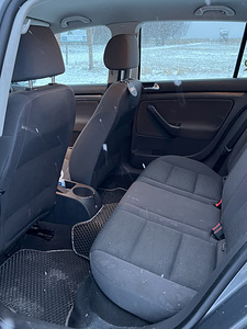 Volkswagen Golf 5 (9 foto / 12)
