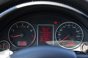 Audi A4 B7 1.8T + LPG (9 foto / 10)