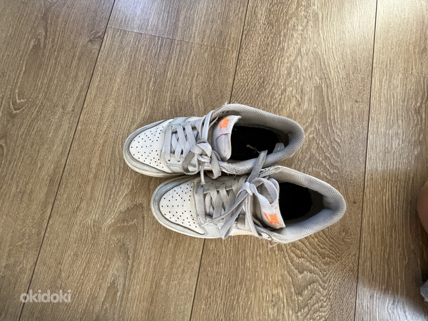 Nike кроссовки размер 36 (фото #2)