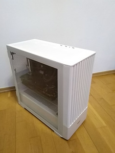 Intel I7-6700/B250M/16GB RAM/SSD 240GB/RX 5700 XT OC 8GB (1 foto / 10)