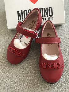 Uued Moschino kingad nr.23 (3 foto / 3)