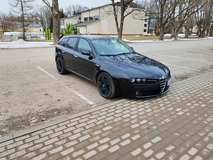 Alfa Romeo 159 (2 foto / 6)