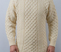 Белый шерстяной свитер с узорами. Арановский свитер.