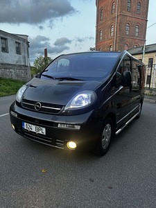 Opel Vivaro 1.9 (5 foto / 10)