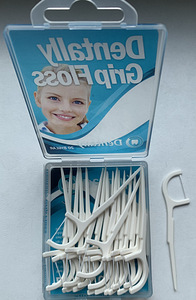 Dentally Grip Floss/ Зубная нить (3 фото из 3)