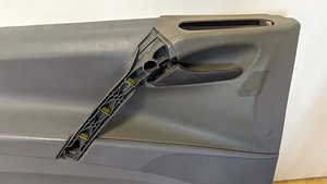 Uksekaart mercedes benz VITO A639727 (3 foto / 4)