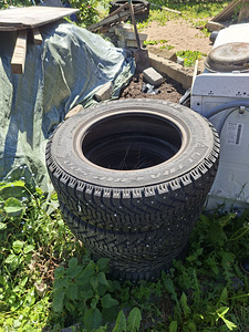 ШИПОВАННЫЕ ШИНЫ 195/65 R15 (2 фото из 3)