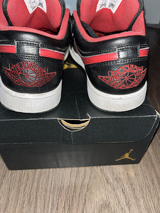Air Jordan 1 (2 фото из 4)