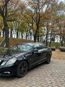 Mercedes-Benz E350 CDI (2 foto / 10)