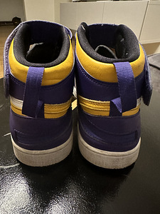 Jordan 1 Mid lackers (3 foto / 4)