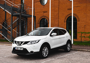 Nissan Qashqai 1.2 85kW (3 foto / 15)