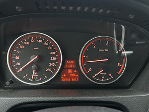 BMW X5 E70 3.0D Sports Package (9 foto / 11)