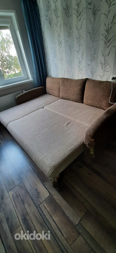 Угловой диван и столик под телевизор (фото #5)