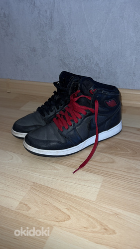 Кроссовки Nike Air Jordan 1 Retro High (фото #1)
