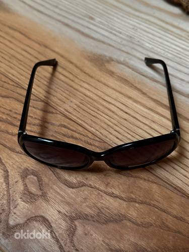 Солнцезащитные очки Tommy Hilfiger (фото #2)