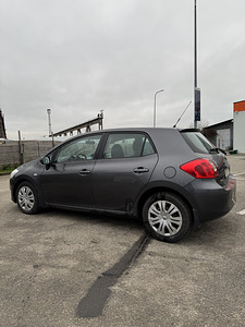 Toyota auris (3 foto / 12)