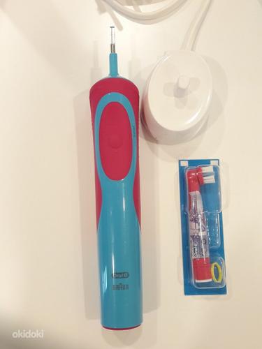 Детская электрическая зубная щетка Braun 2 шт (фото #2)